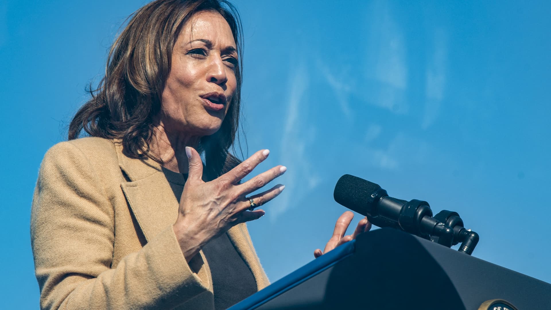 Harris endorsed vs. Trump by Murdoch heir, CEOs of Yelp, Box Ripple