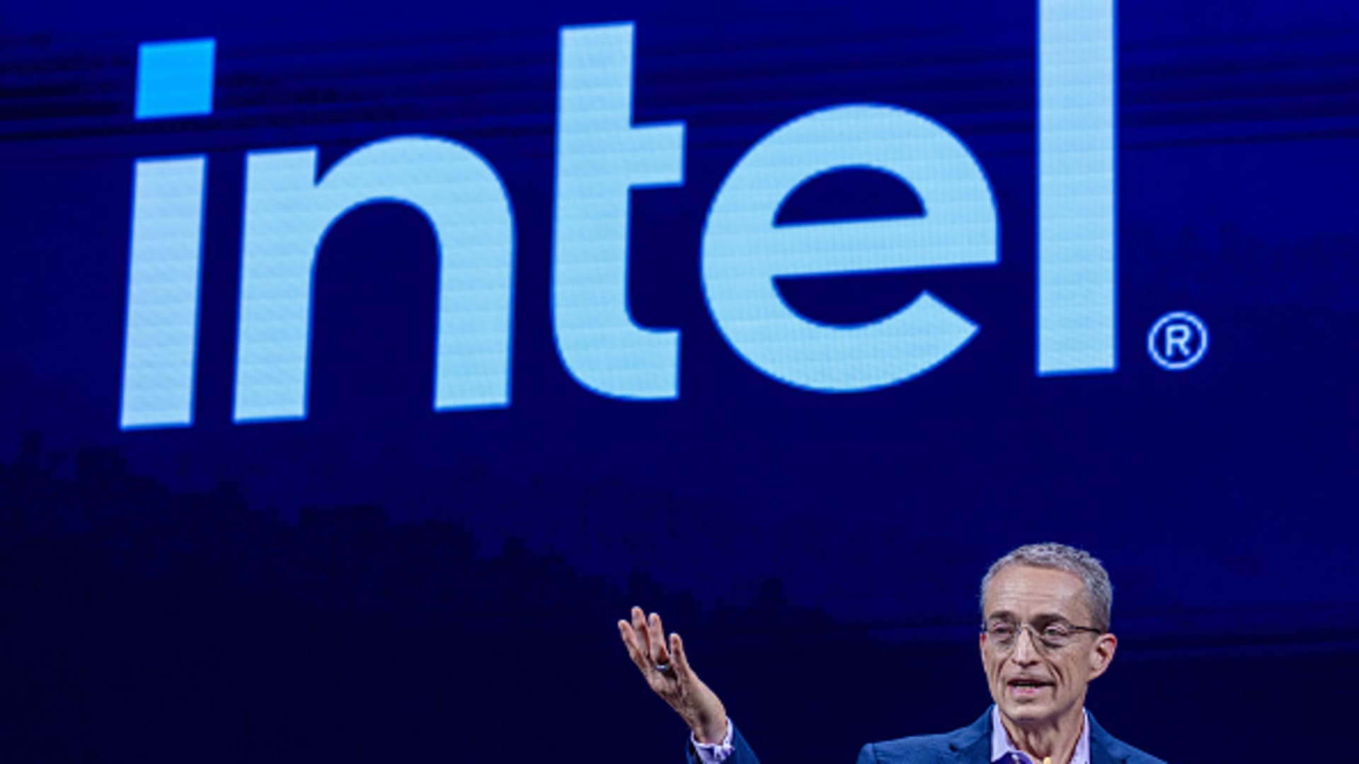 Jim Cramer says Intel is still a stock to avoid — plus, his takes on 4 more names